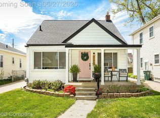 208 S Edgeworth Ave, Royal Oak, MI