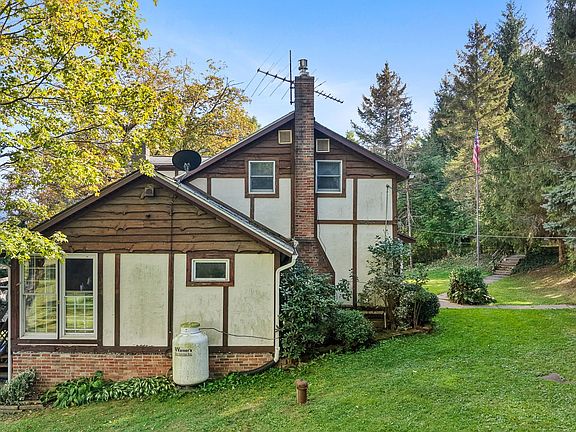 4th image of 416 McCoy Rd