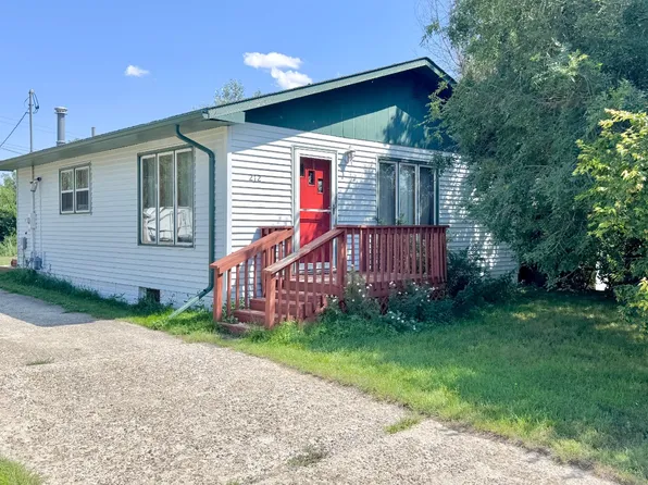 212 7th Ave NW, Bowman, ND 58623