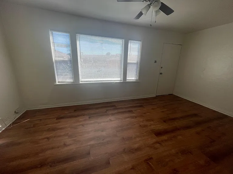 1122 Cherry Ave #D — Photo 3