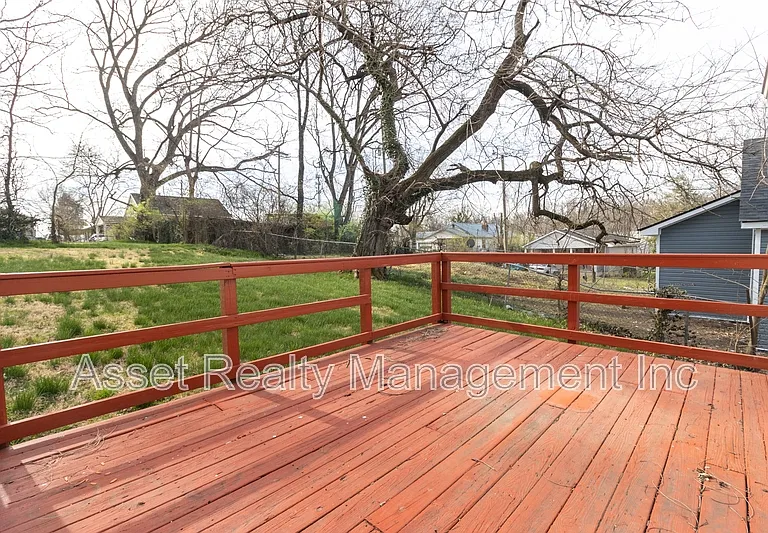 218 W Columbia Ave — Photo 15