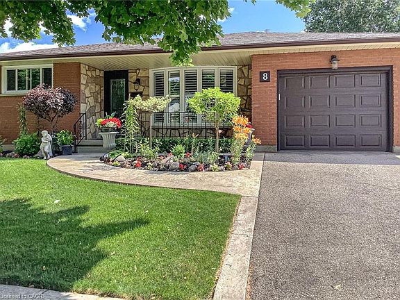 3rd image of 8 Ivanhoe Rd