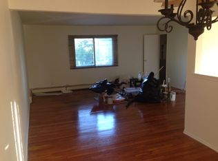 80 Maple St, Farmingdale, NY 11735