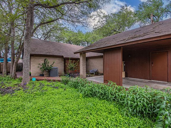 3rd image of 1008 Milford Way