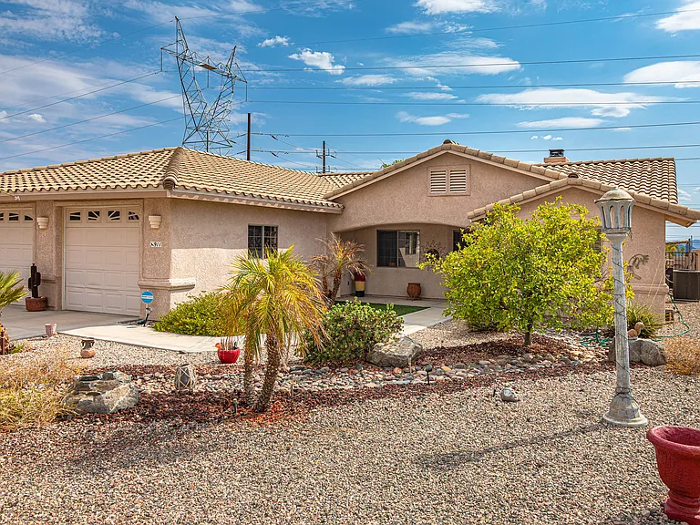 911 Pueblo Dr — Photo 23