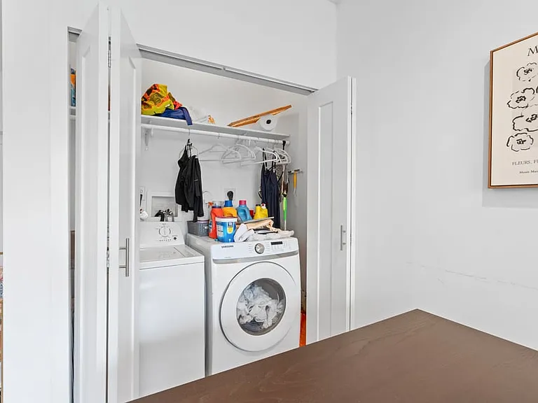 22 Willowdale Ave #2 — Photo 8