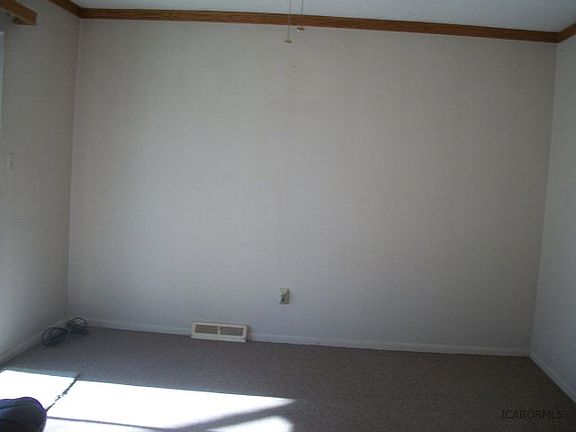 3rd image of 1013 W McCarty St