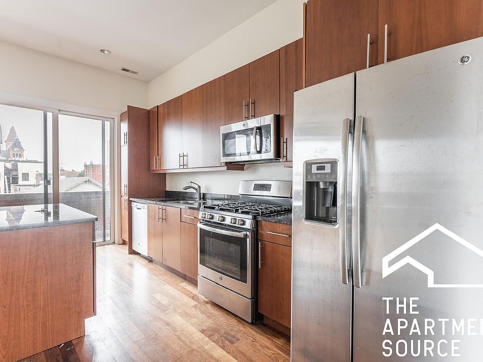 1st image of 1356 W Augusta Blvd APT 301