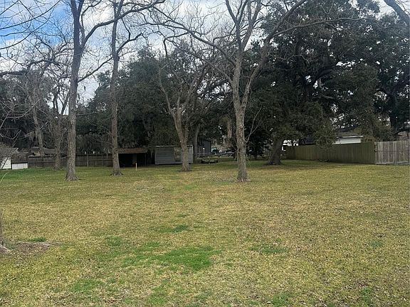 3rd image of 0 S Hackberry St