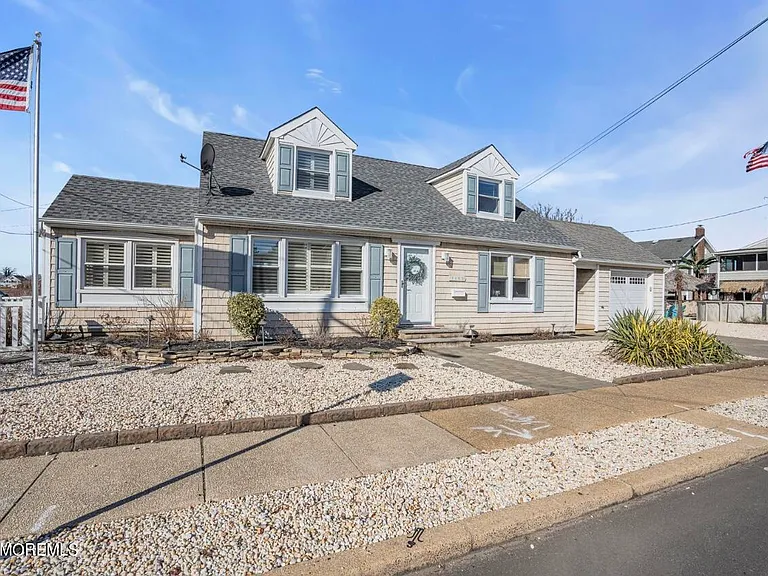 1403 Ocean Ave — Photo 22