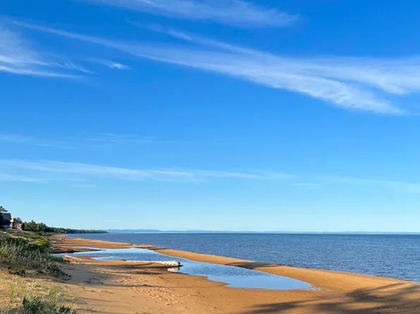 15/15A N Lakeside Row, Paradise, MI 49768