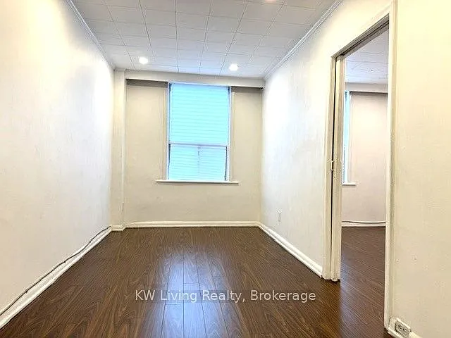 660 1/2 Bloor St W — Photo 5