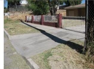 425 W J St, Colton, CA 92324