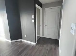 3425 19th St NW #403, Edmonton, AB T6T2B5