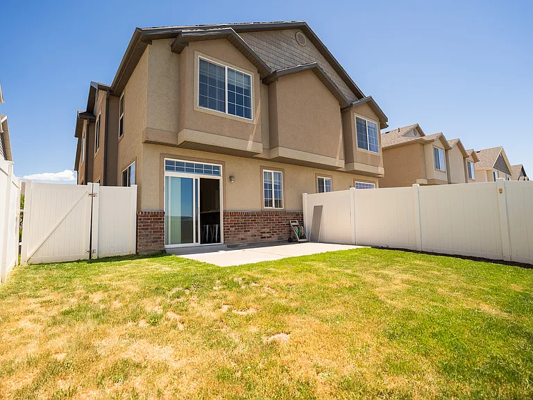 725 Buckingham Dr — Photo 4