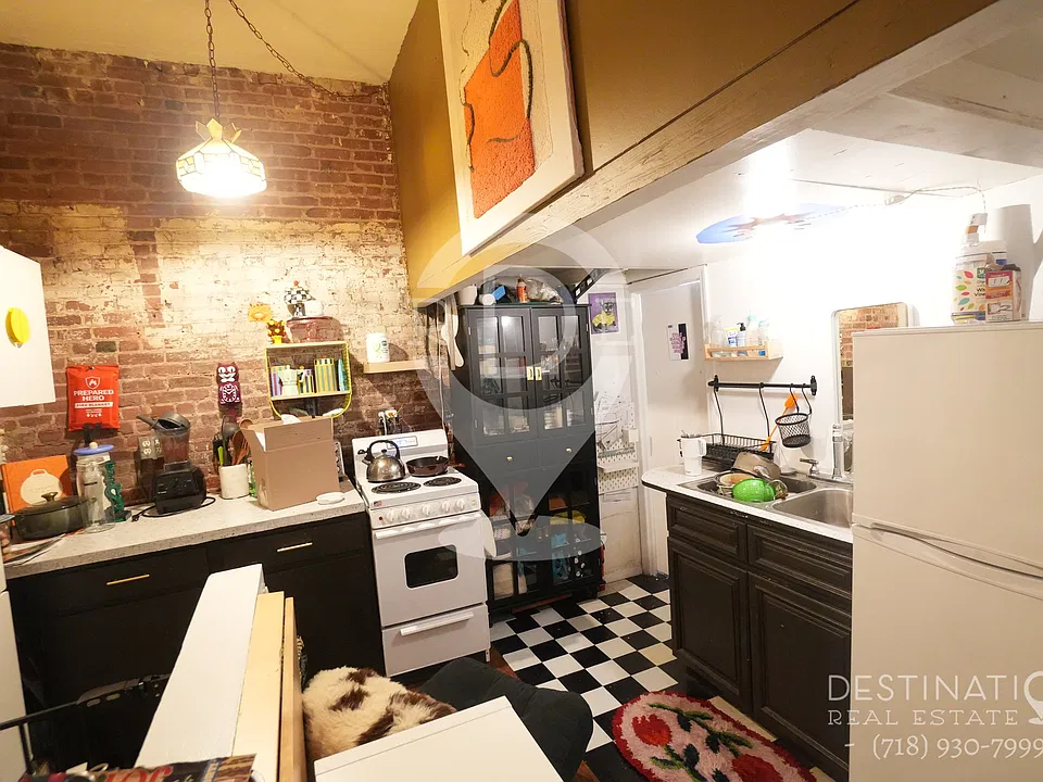 348 6th St #1