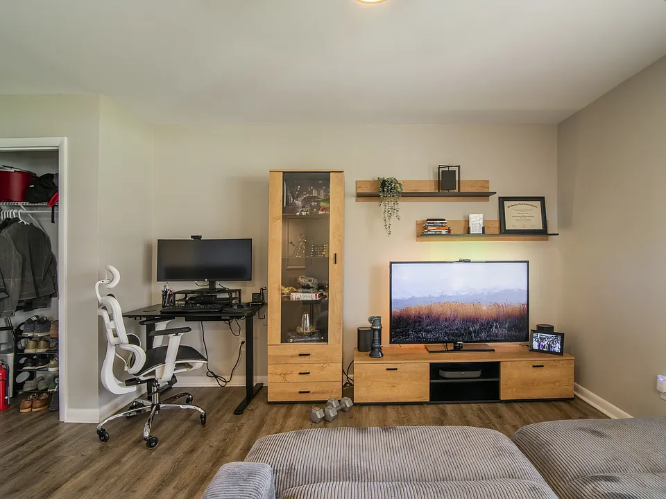 4605 Coronado Dr N #1