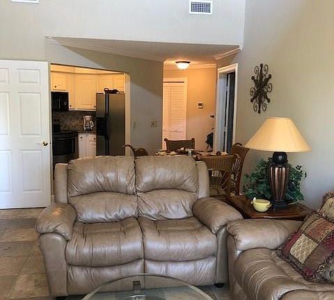 5th image of 327 Moss Oak Cir #327