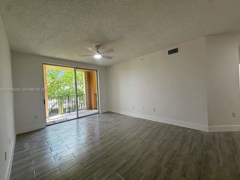 2440 E Preserve Way #208 — Photo 3