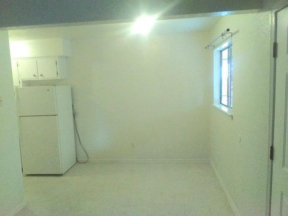 4th image of 307 Cornell Dr SE #1