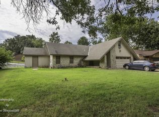 2940 E 76th Pl, Tulsa, OK 74136
