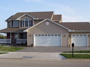 1700 Kingsbury Rd, Washington, IL 61571