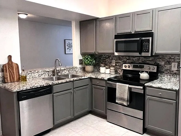 9520 Amberdale Ct #101 — Photo 5
