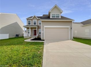37352 Sandy Ridge Dr, North Ridgeville, OH 44039