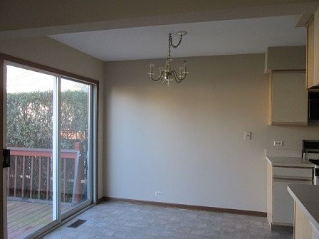 5th image of 2022 College Green Dr