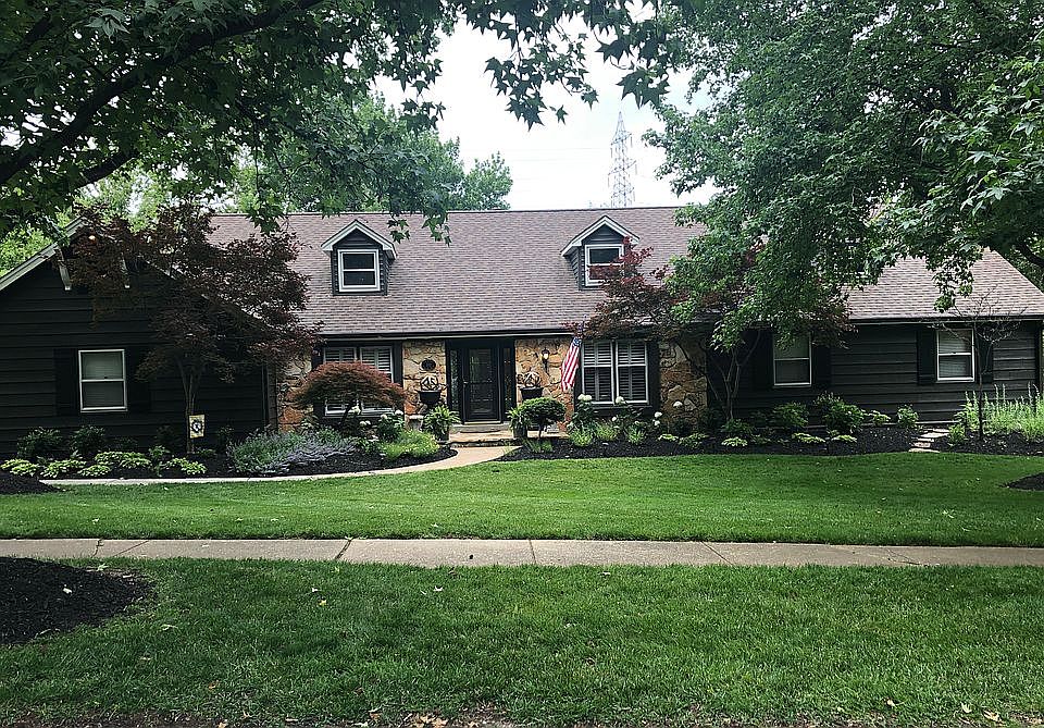 1st image of 332 Falaise Dr