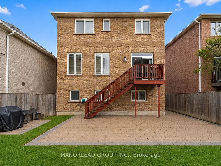 195 Alfred Smith Way — Photo 15