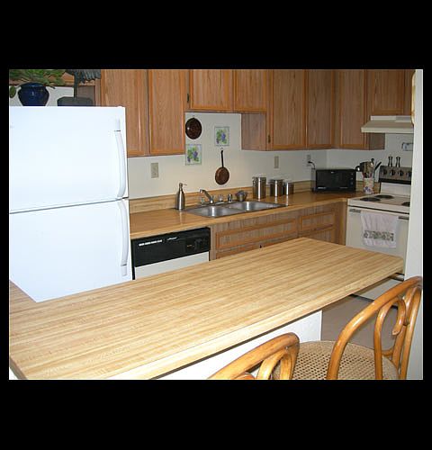 2nd image of 1080 E Washington Ave APT 82
