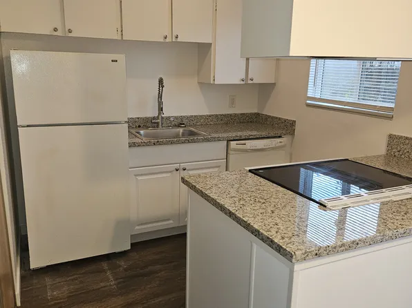 Country Lane Apartments, 7012-7040 SE 92nd Ave #F49ec55a2, Portland, OR 97266