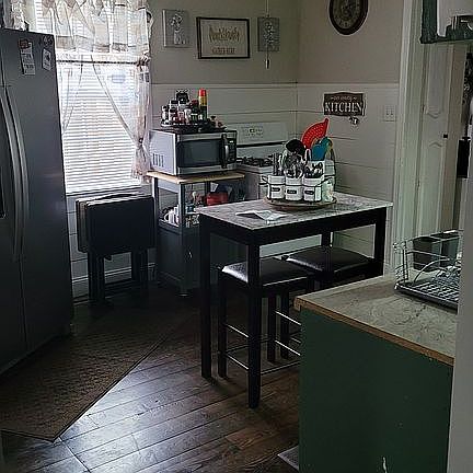 5th image of 206 W Ann St