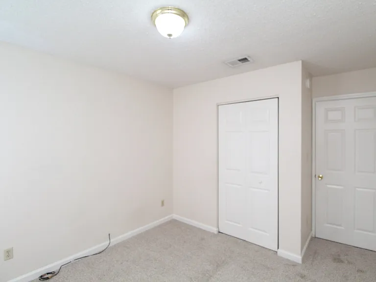 601 N 61st Ave #A — Photo 10