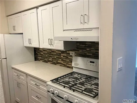 Rented by Voro, LLC | media 31