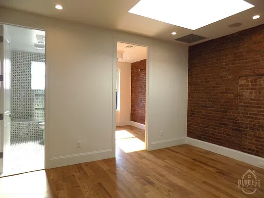 Rented by Blue Egg Realty Corp | media 10