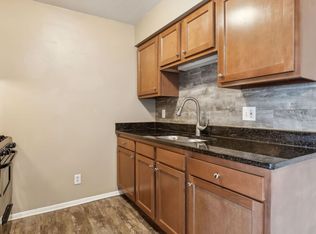 207 Maple St APT 4, Saint Paul, MN 55106