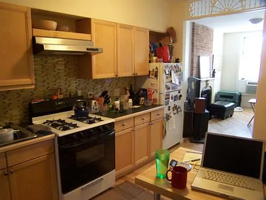 Rented by Skygroup Realty | media 32