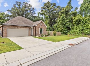 207 Muscadine Ln, Lafayette, LA 70508
