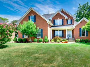 2709 Windsor Lakes Pkwy, Louisville, KY 40214