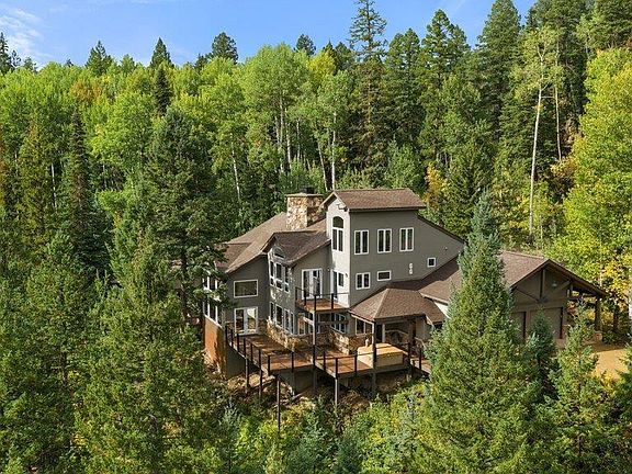 2nd image of 413 Beaver Circle