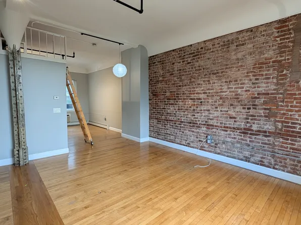 Bulldog Apartments