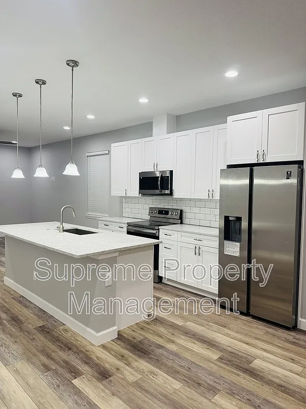 3 bed, 2.0 bath, 1427 sqft, $2,550 — Photo 4