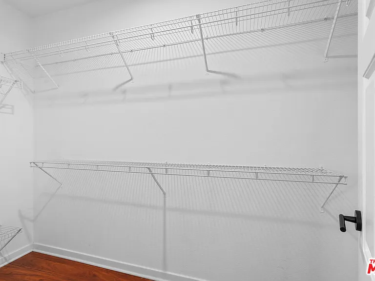 1401 S Saint Andrews Pl #201 — Photo 17
