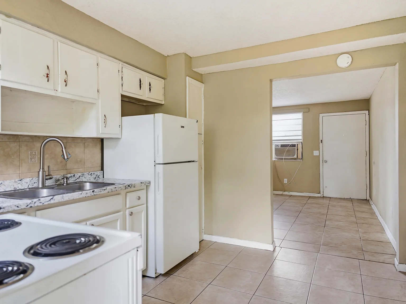 2 bed, 676 sqft, $995 — Photo 3