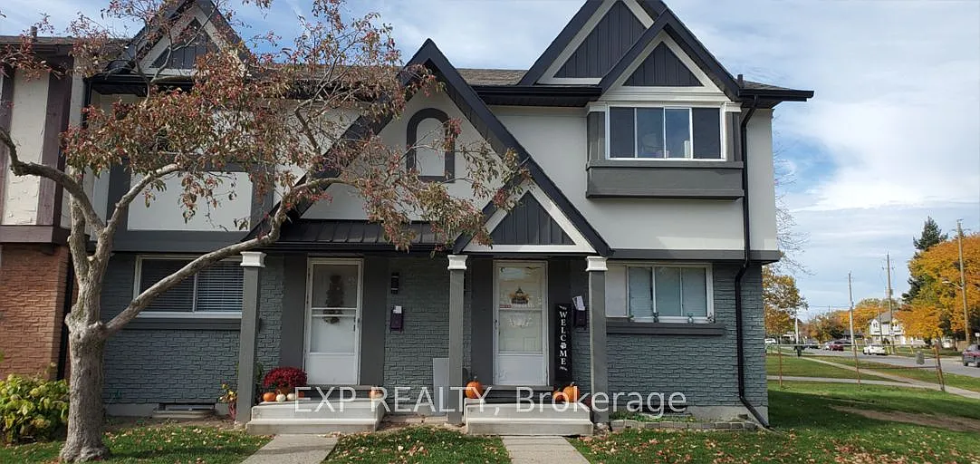 2 bed, $2,599 — Photo 1