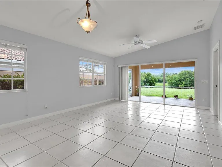 10882 SW Dardanelle Dr — Photo 14