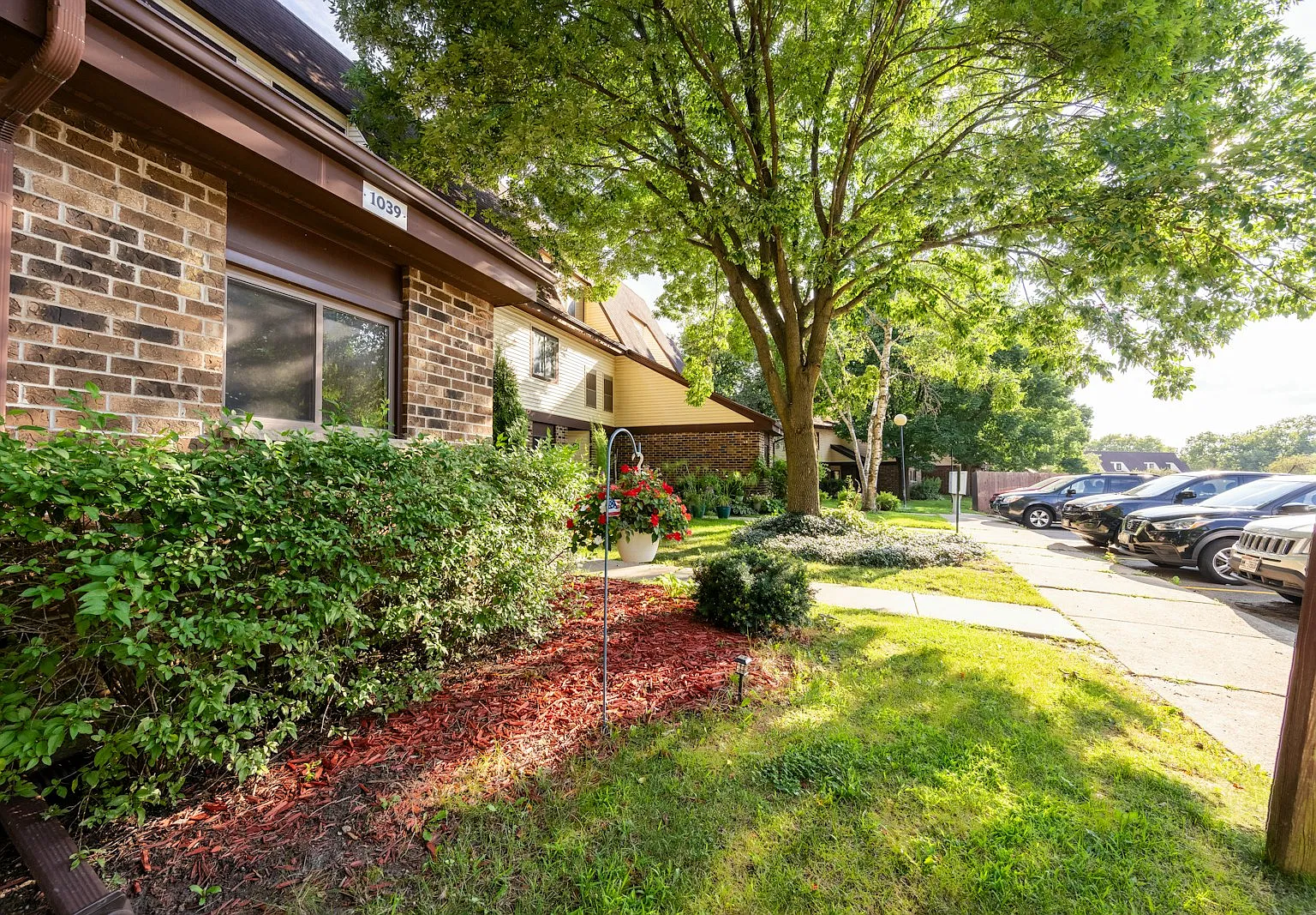 1039 South Sunny Vale Lane, Unit C — Photo 2