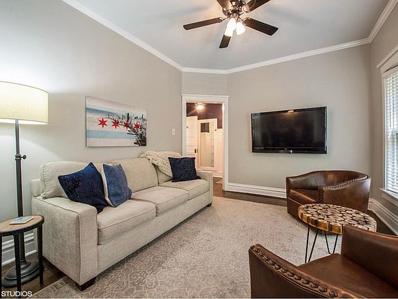 5th image of 520 W Wrightwood Ave APT 1